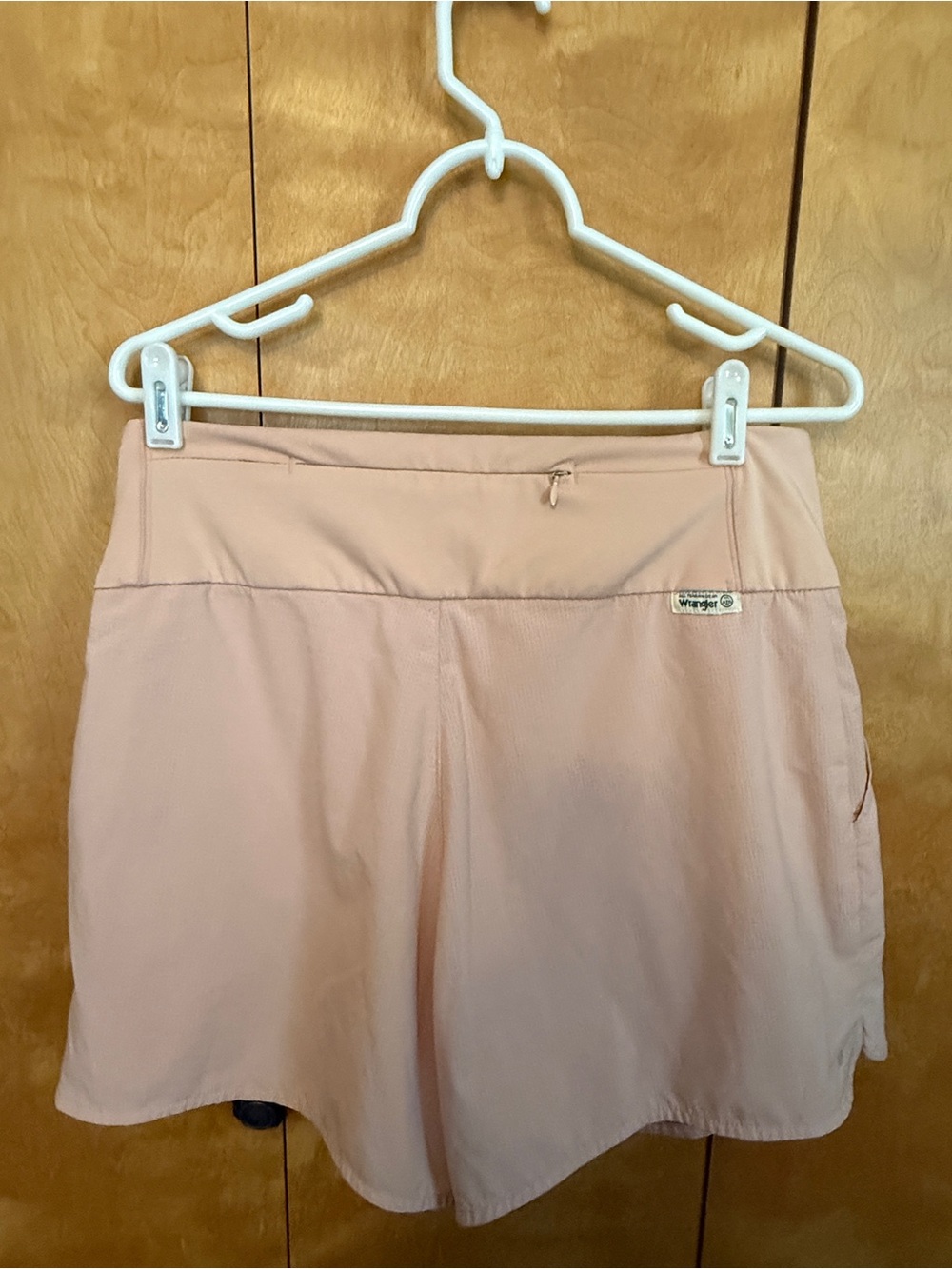 Wrangler Light Pink Active Terrain Shorts Size L